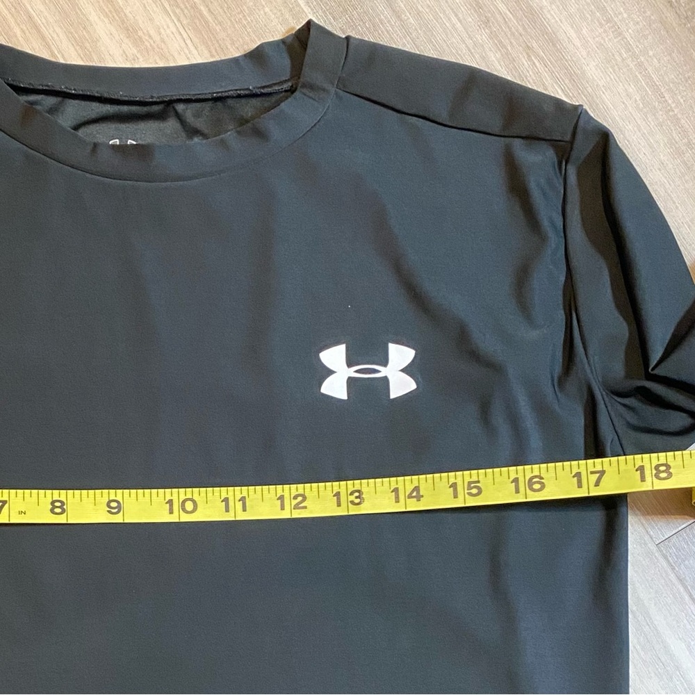🇺🇸 Under Armour Women’s Long Sleeve Tee - EUC - Picture 4 of 5